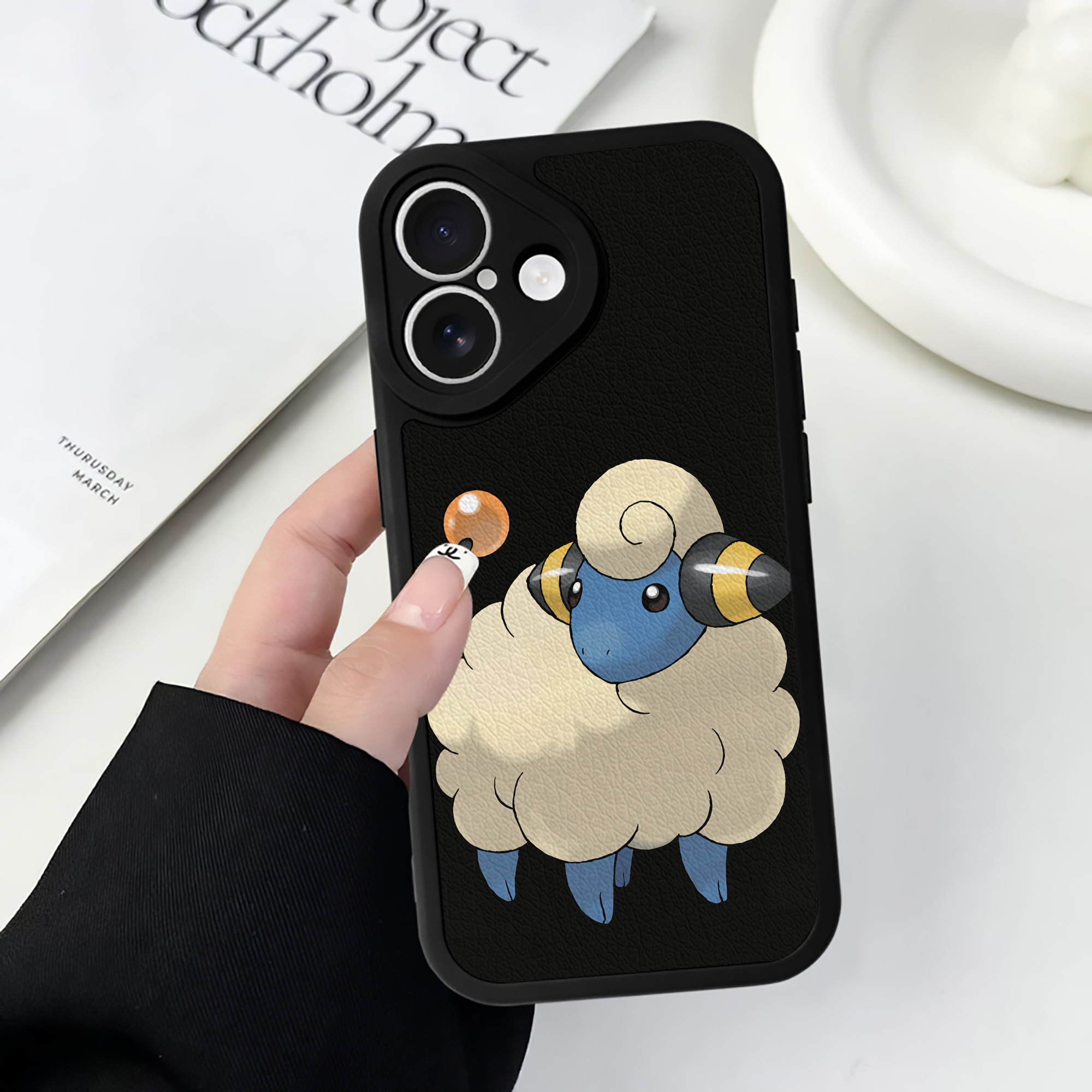 （画像用） ポケットモンスター Pokémon 【iPhone 16シリーズ対応】シリコンスマホケース（レザー調） 材質：シリコン